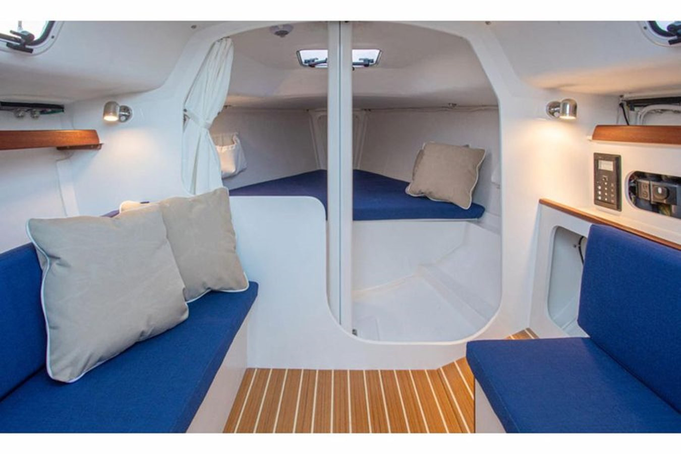 https://arconyachts.ams3.digitaloceanspaces.com/187173/conversions/large_4197416-optimize.jpg