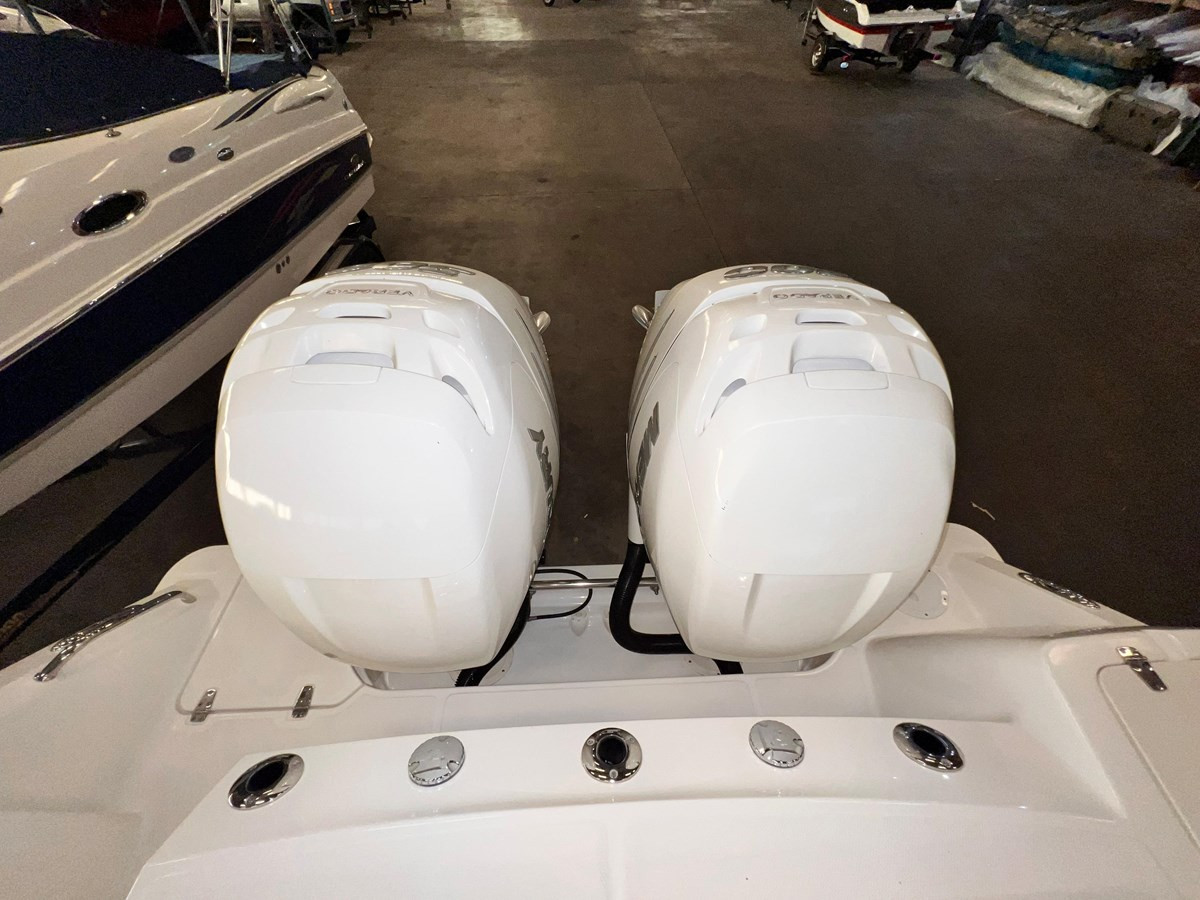 https://arconyachts.ams3.digitaloceanspaces.com/187234/conversions/large_4208833-optimize.jpg