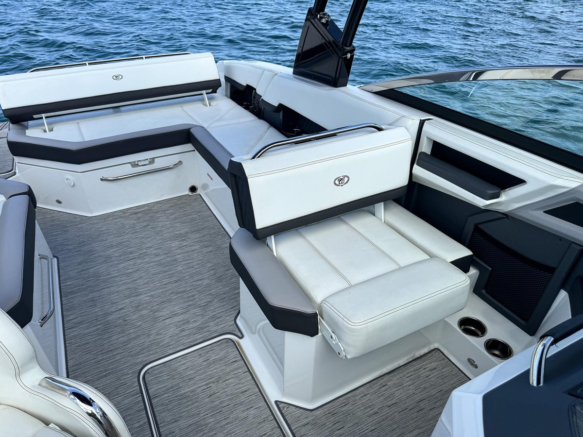 https://arconyachts.ams3.digitaloceanspaces.com/187312/conversions/large_4241688-optimize.jpg