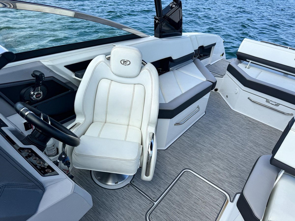 https://arconyachts.ams3.digitaloceanspaces.com/187315/conversions/large_4241689-optimize.jpg