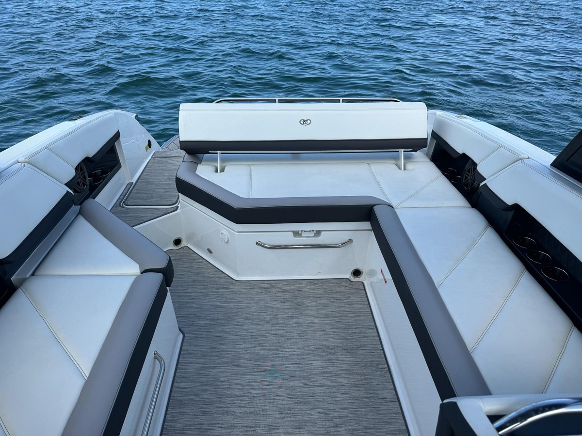 https://arconyachts.ams3.digitaloceanspaces.com/187318/conversions/large_4241690-optimize.jpg
