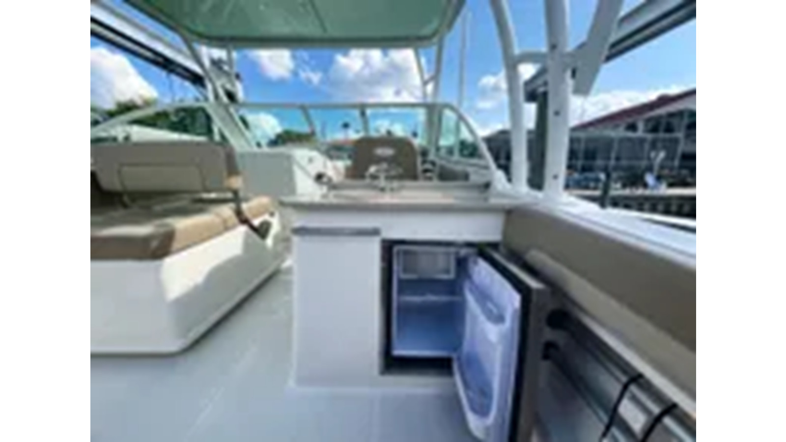 https://arconyachts.ams3.digitaloceanspaces.com/187482/conversions/large_4303687-optimize.jpg