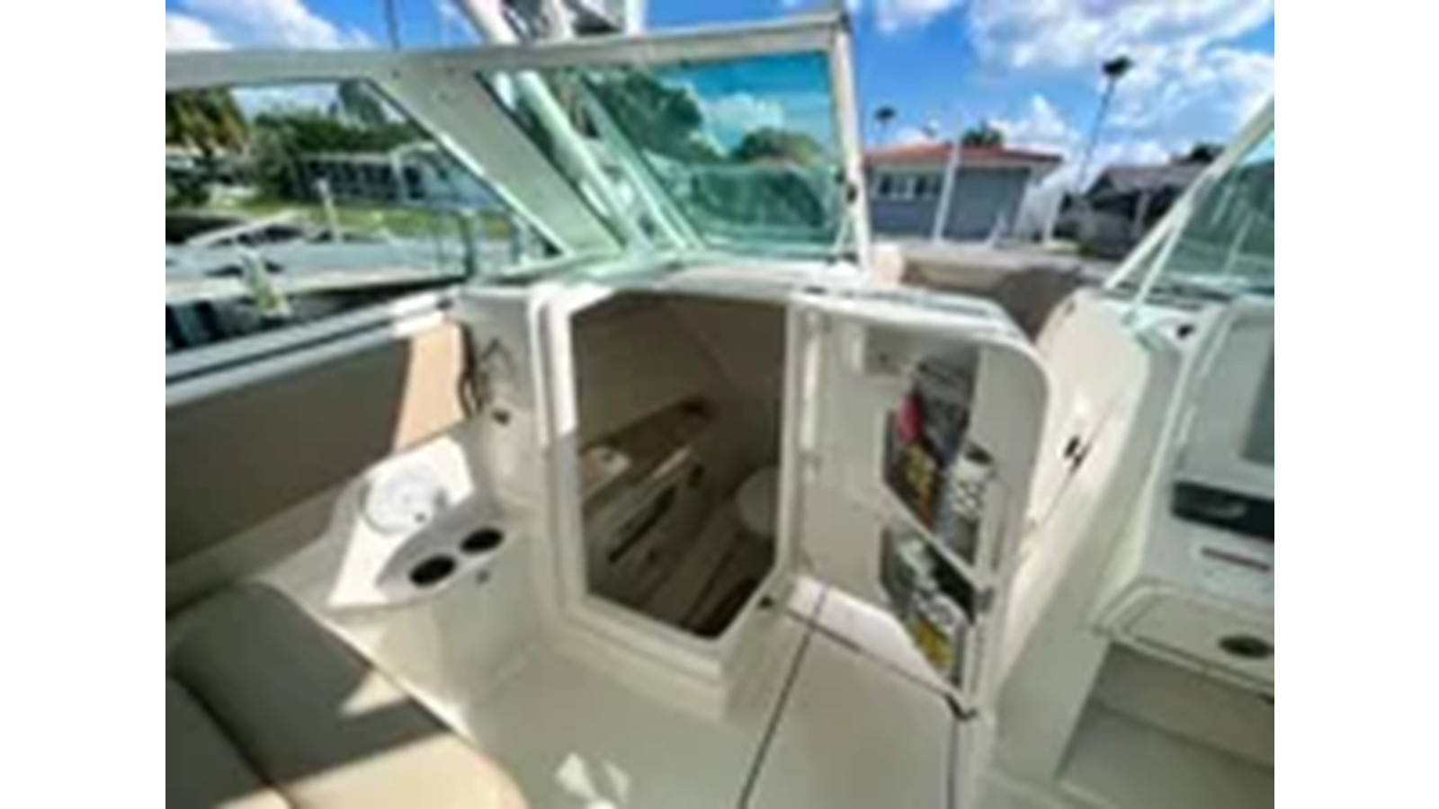 https://arconyachts.ams3.digitaloceanspaces.com/187504/conversions/large_4303694-optimize.jpg
