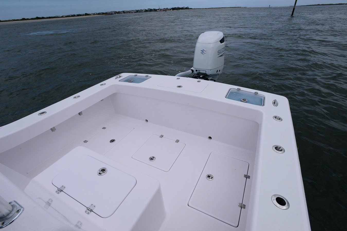 https://arconyachts.ams3.digitaloceanspaces.com/187625/conversions/large_4379130-optimize.jpg