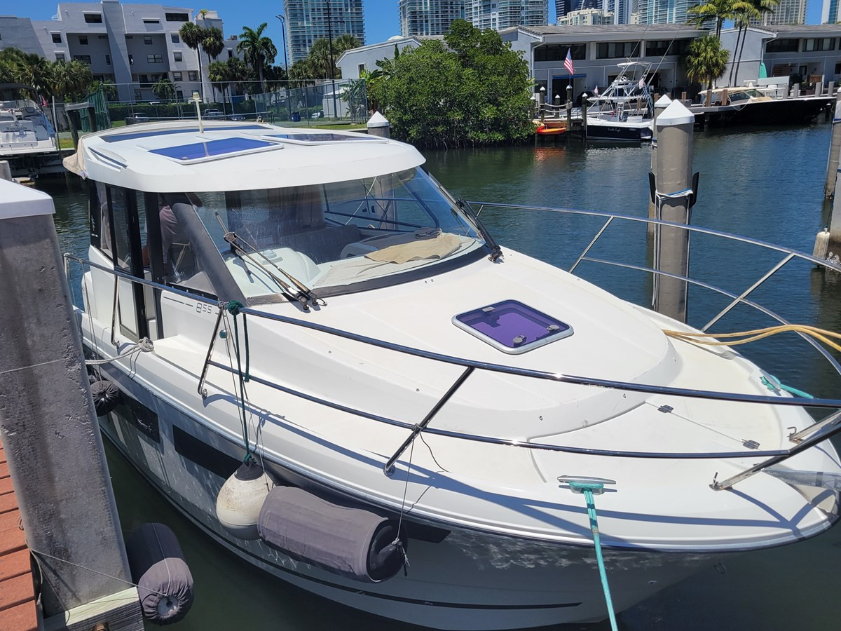2016 JEANNEAU MERRY FISHER 855