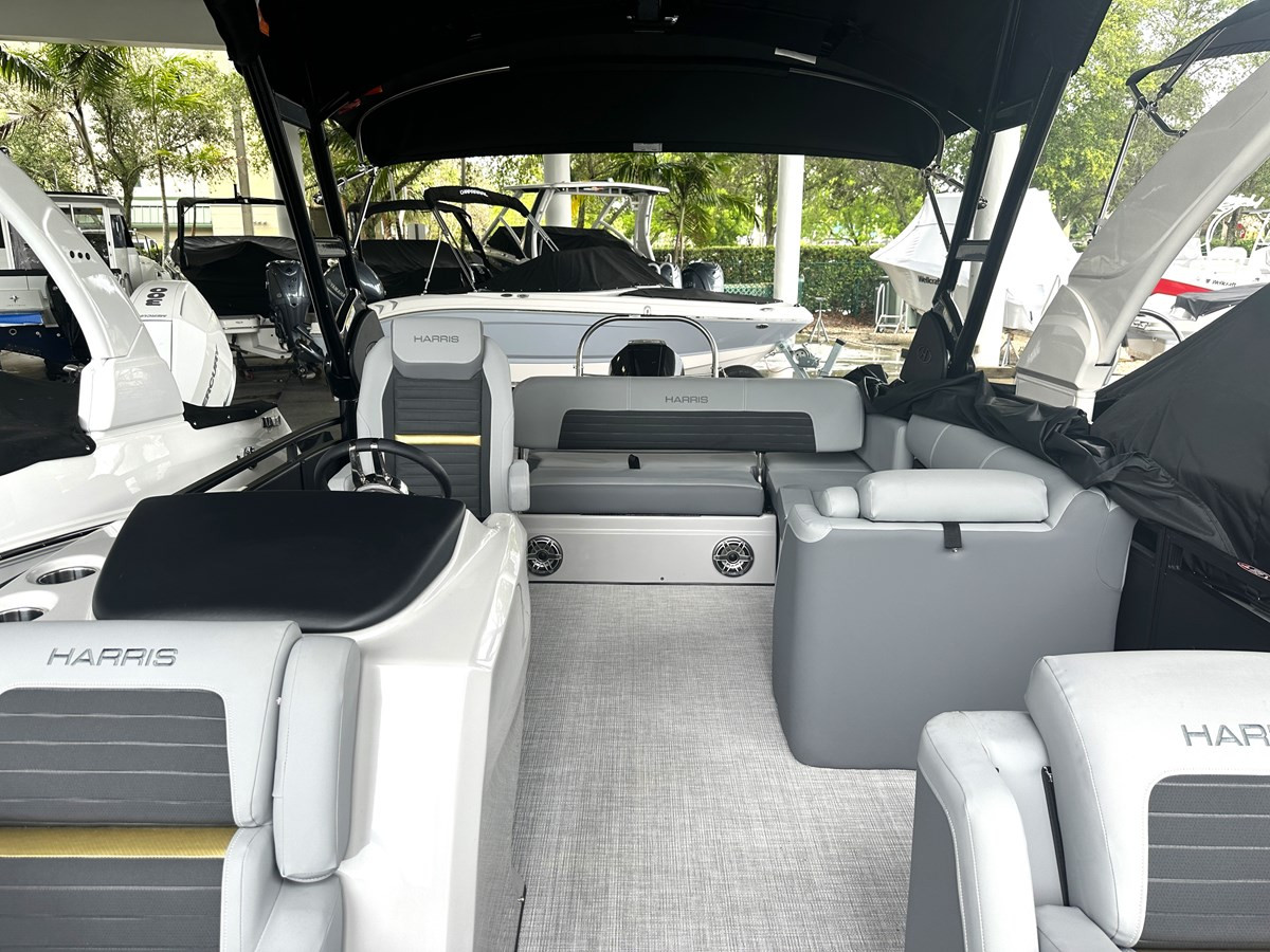https://arconyachts.ams3.digitaloceanspaces.com/187947/conversions/large_4640458-optimize.jpg