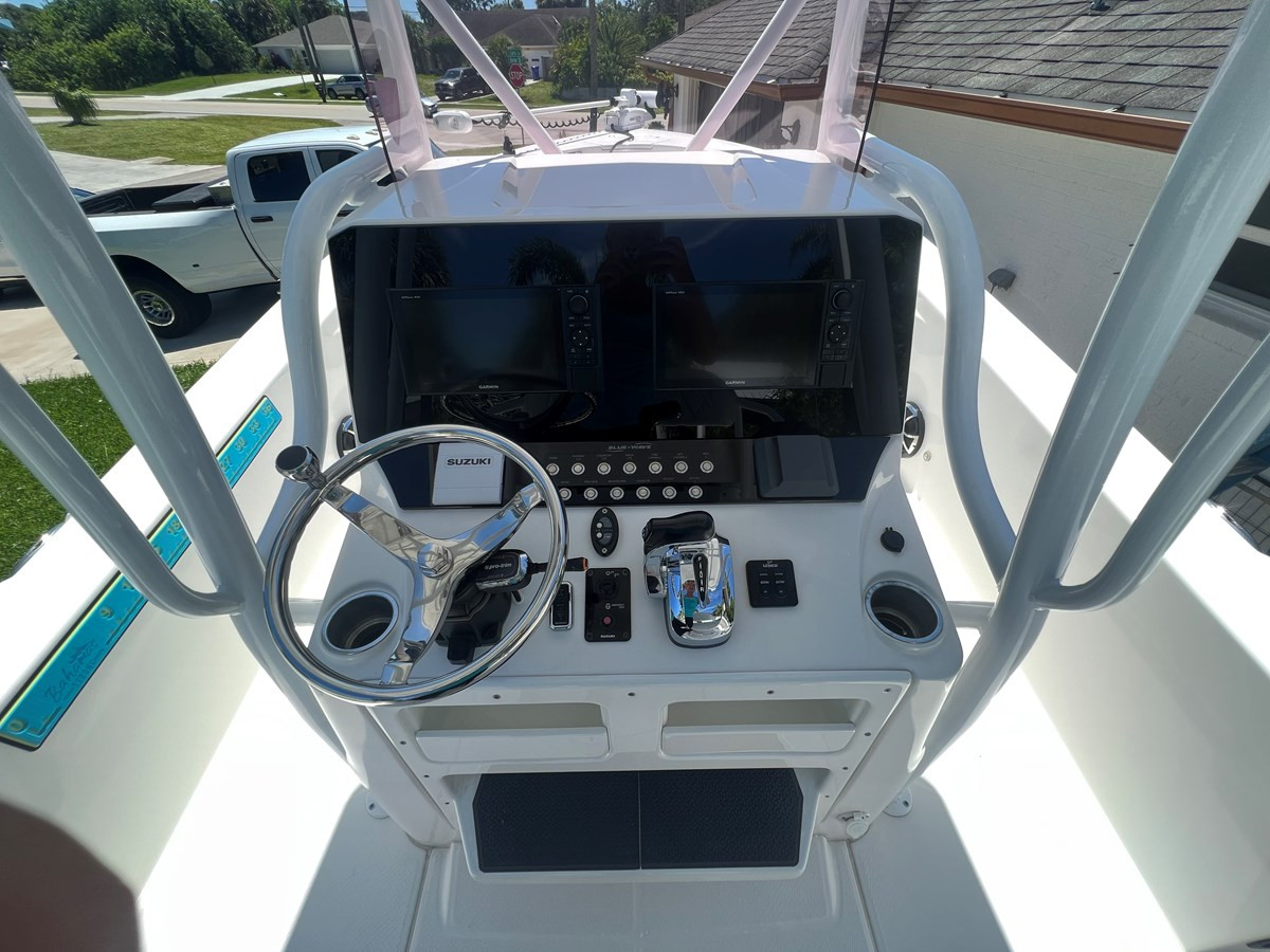 https://arconyachts.ams3.digitaloceanspaces.com/188031/conversions/large_4183859-optimize.jpg