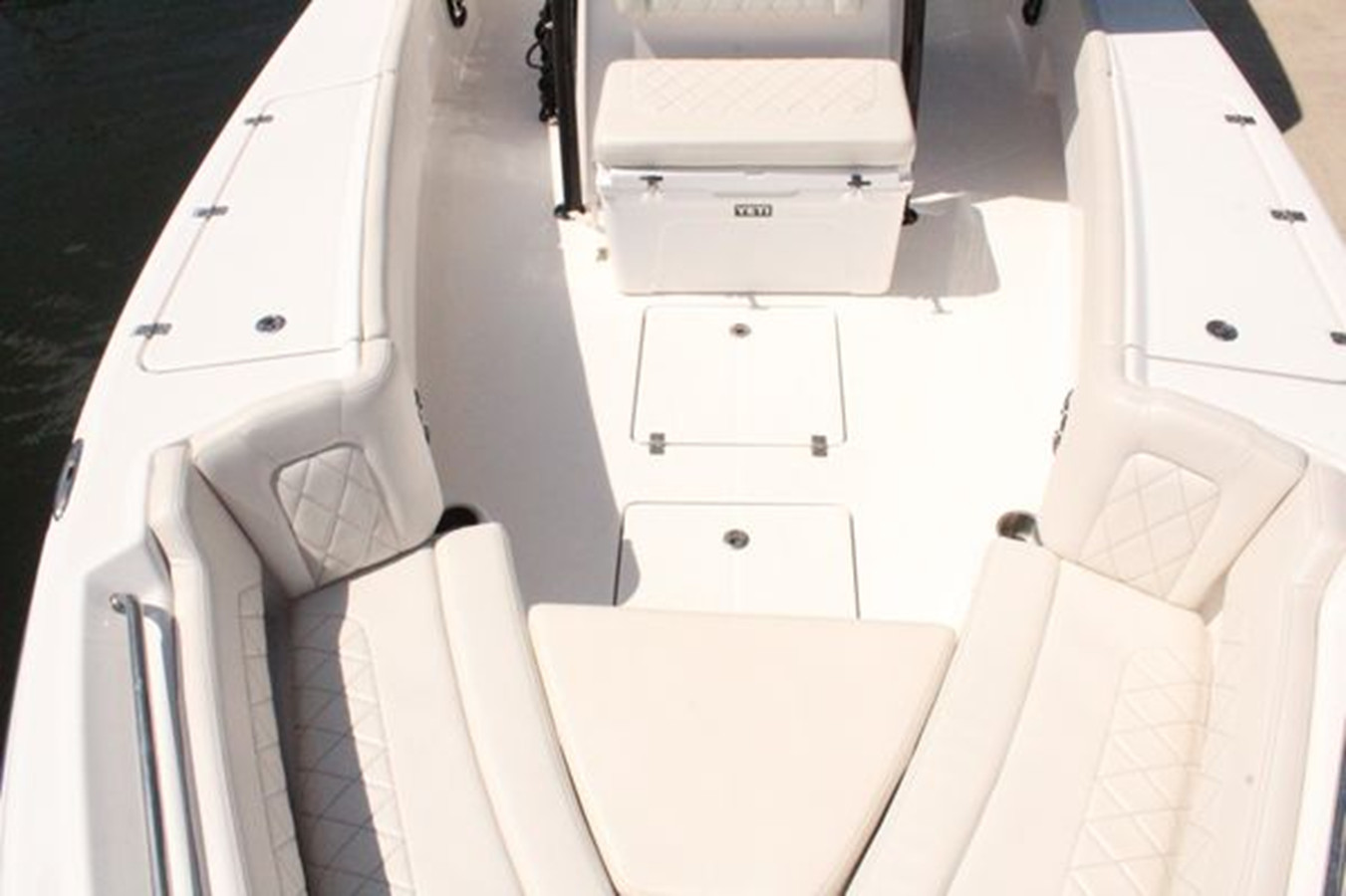 https://arconyachts.ams3.digitaloceanspaces.com/188081/conversions/large_3918617-optimize.jpg