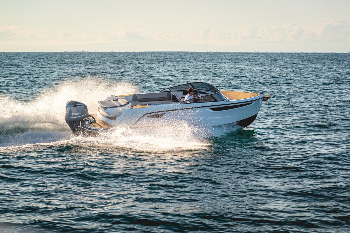 https://arconyachts.ams3.digitaloceanspaces.com/188101/conversions/large_3517407-optimize.jpg