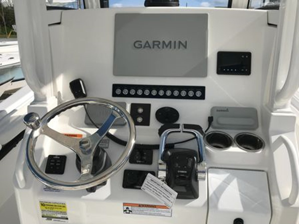 https://arconyachts.ams3.digitaloceanspaces.com/188193/conversions/large_4597013-optimize.jpg