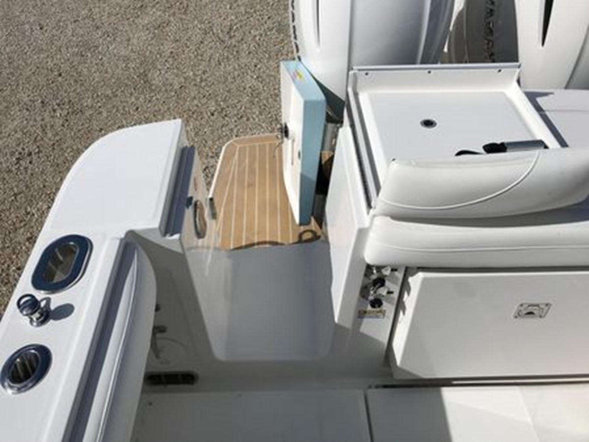 https://arconyachts.ams3.digitaloceanspaces.com/188220/conversions/large_4597026-optimize.jpg