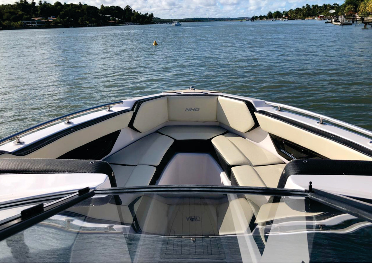https://arconyachts.ams3.digitaloceanspaces.com/188225/conversions/large_4274538-optimize.jpg