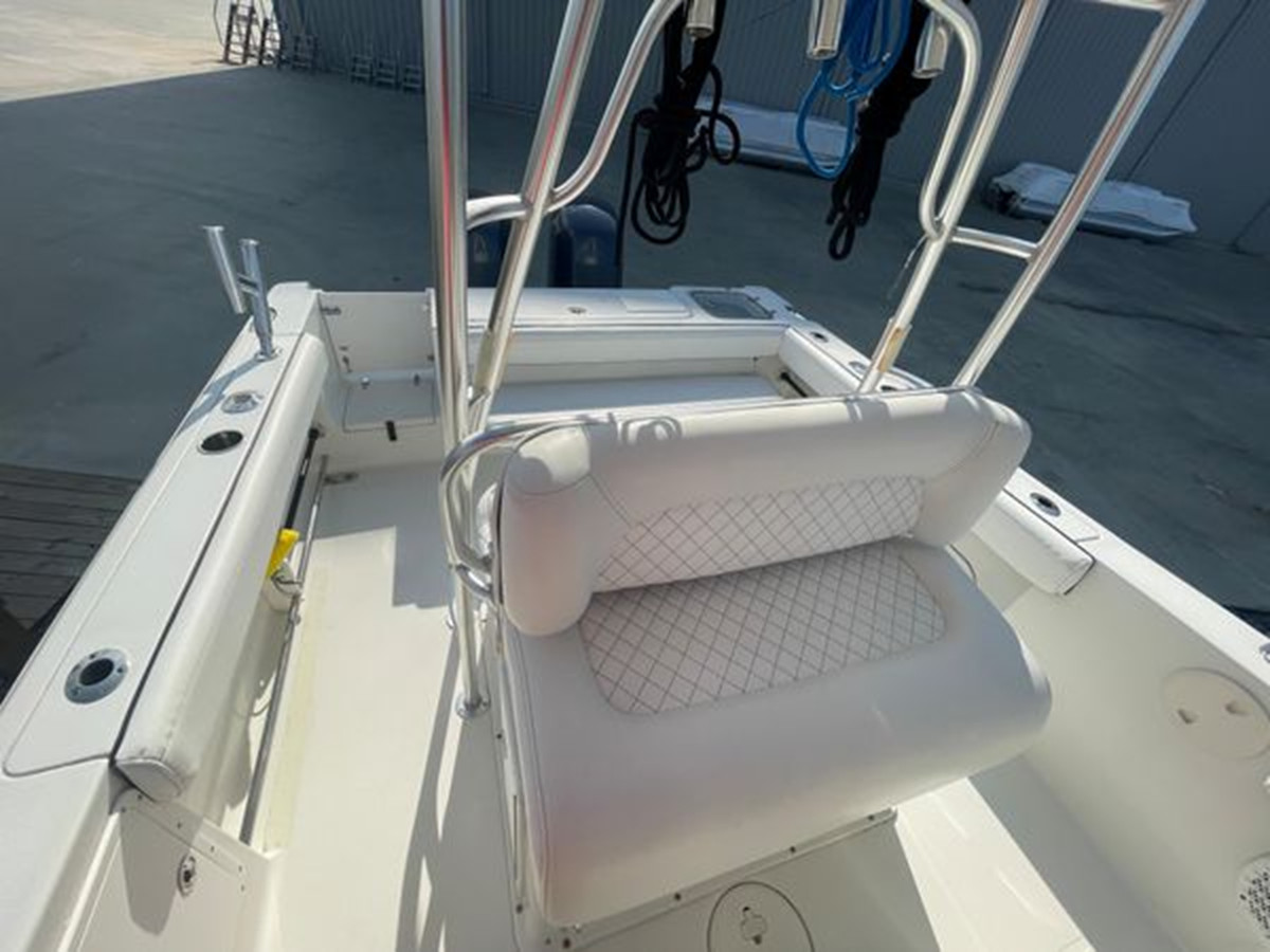 https://arconyachts.ams3.digitaloceanspaces.com/188244/conversions/large_3975366-optimize.jpg