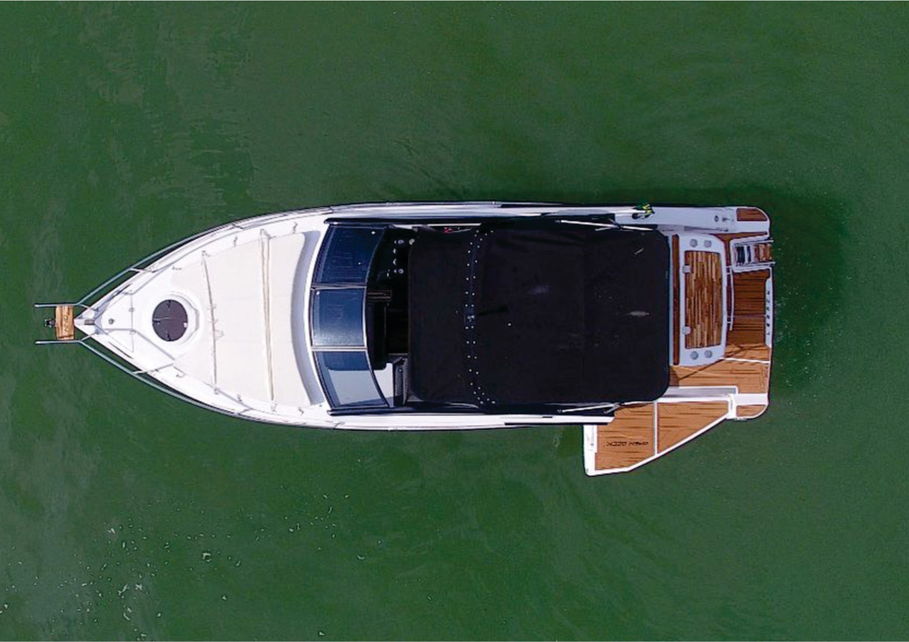 https://arconyachts.ams3.digitaloceanspaces.com/188245/conversions/large_4274635-optimize.jpg