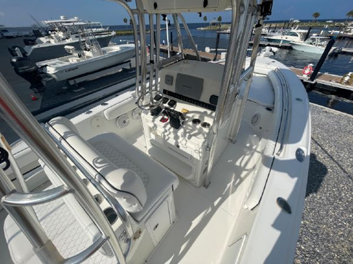 https://arconyachts.ams3.digitaloceanspaces.com/188261/conversions/large_3975371-optimize.jpg
