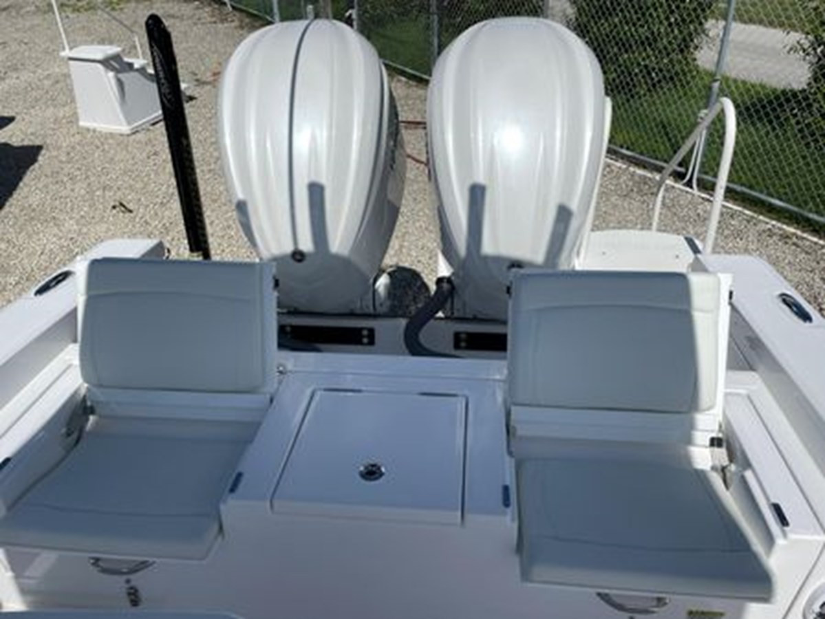 https://arconyachts.ams3.digitaloceanspaces.com/188317/conversions/large_4597515-optimize.jpg