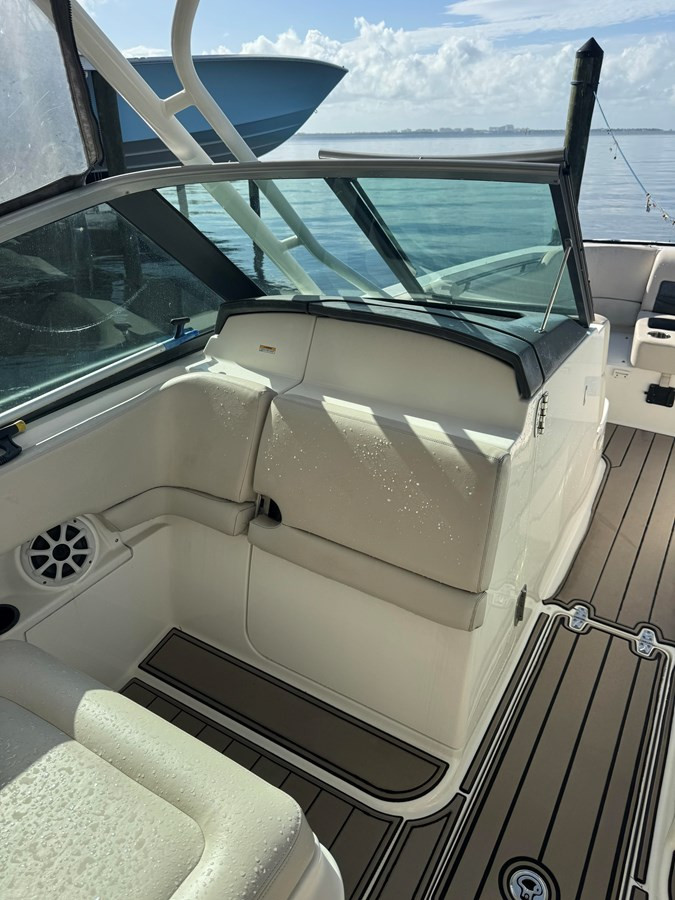 https://arconyachts.ams3.digitaloceanspaces.com/188341/conversions/large_4737924-optimize.jpg
