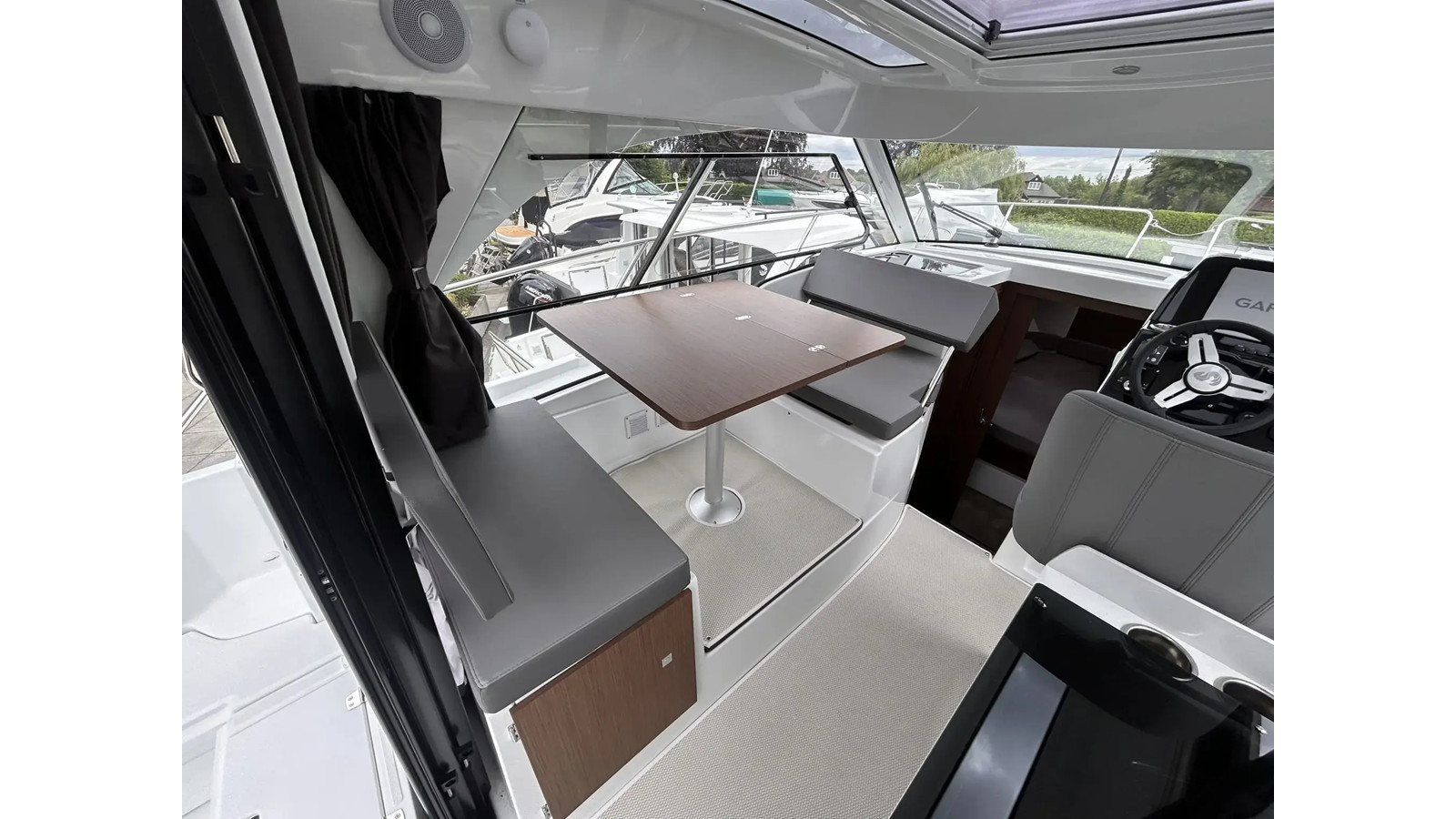 https://arconyachts.ams3.digitaloceanspaces.com/188381/conversions/large_4548774-optimize.jpg