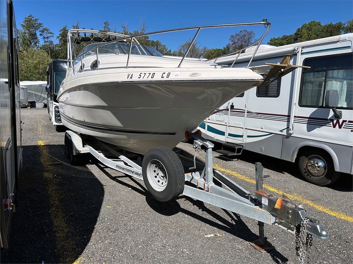 27' MONTEREY 2002 262 CRUISERS