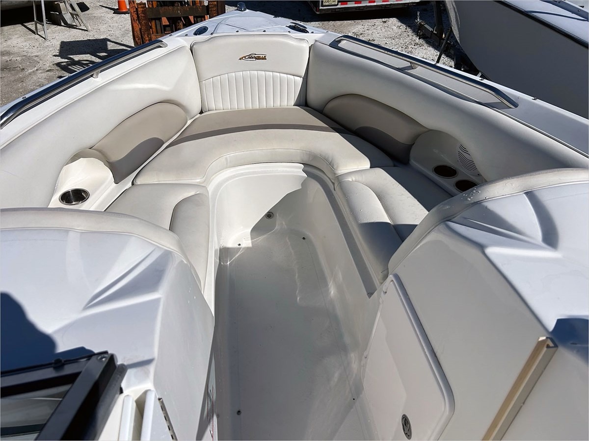 https://arconyachts.ams3.digitaloceanspaces.com/188419/conversions/large_4839790-optimize.jpg