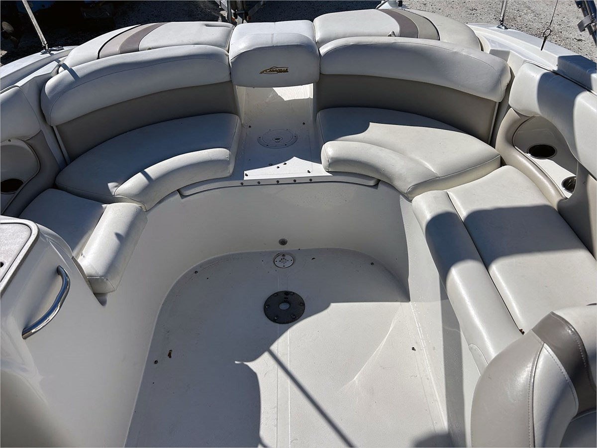 https://arconyachts.ams3.digitaloceanspaces.com/188426/conversions/large_4839793-optimize.jpg