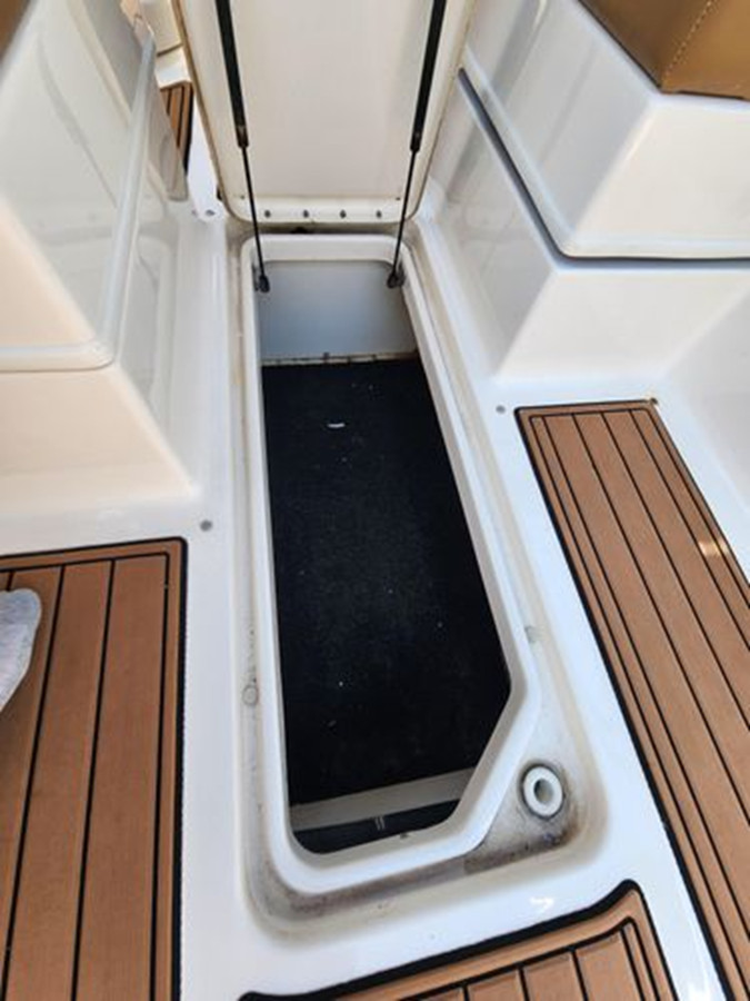 https://arconyachts.ams3.digitaloceanspaces.com/188575/conversions/large_3976589-optimize.jpg