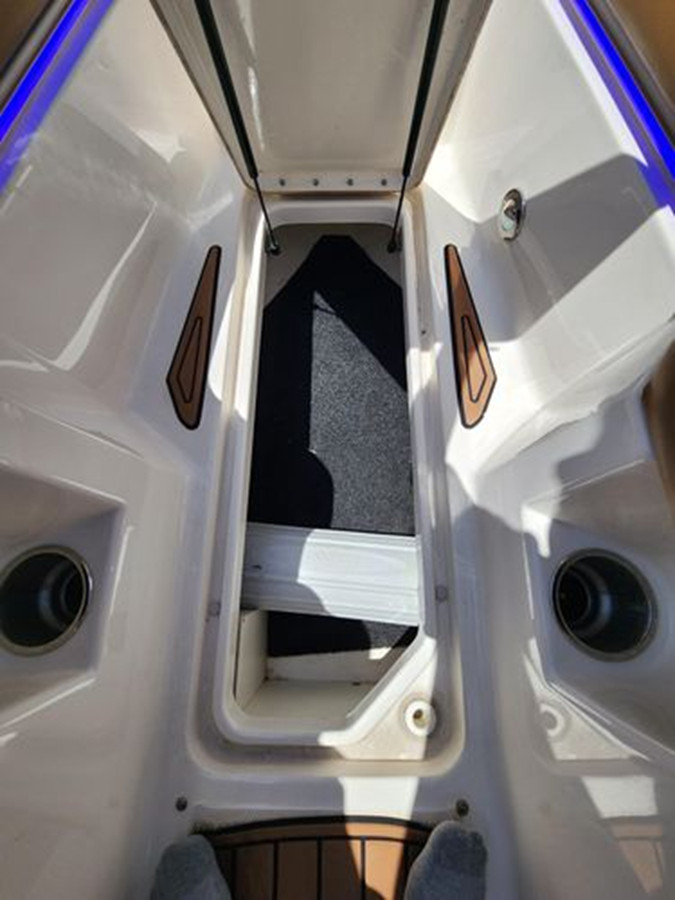 https://arconyachts.ams3.digitaloceanspaces.com/188579/conversions/large_3976590-optimize.jpg