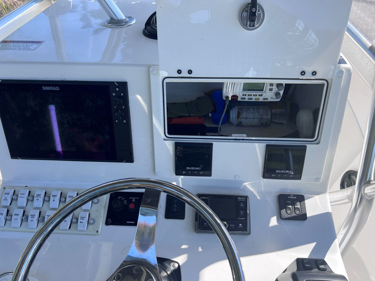 https://arconyachts.ams3.digitaloceanspaces.com/188656/conversions/large_4133370-optimize.jpg
