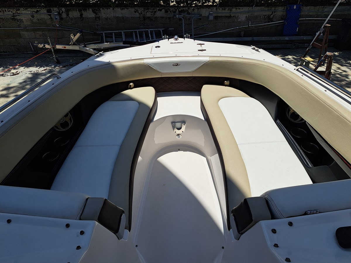 https://arconyachts.ams3.digitaloceanspaces.com/188666/conversions/large_4187584-optimize.jpg
