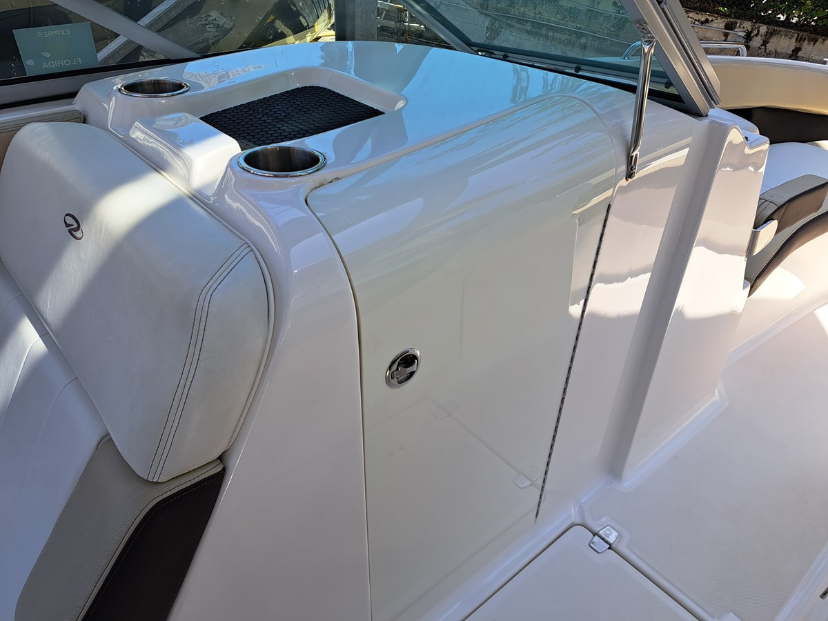 https://arconyachts.ams3.digitaloceanspaces.com/188697/conversions/large_4187595-optimize.jpg