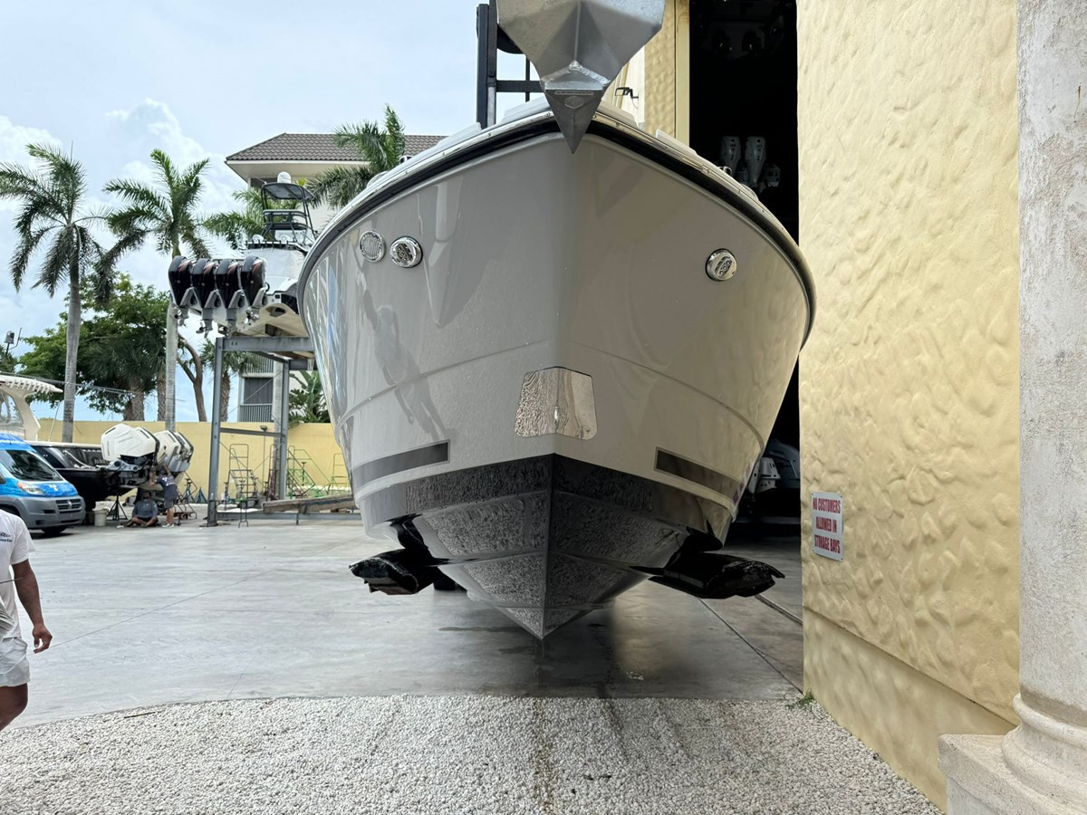 https://arconyachts.ams3.digitaloceanspaces.com/188795/conversions/large_4290817-optimize.jpg
