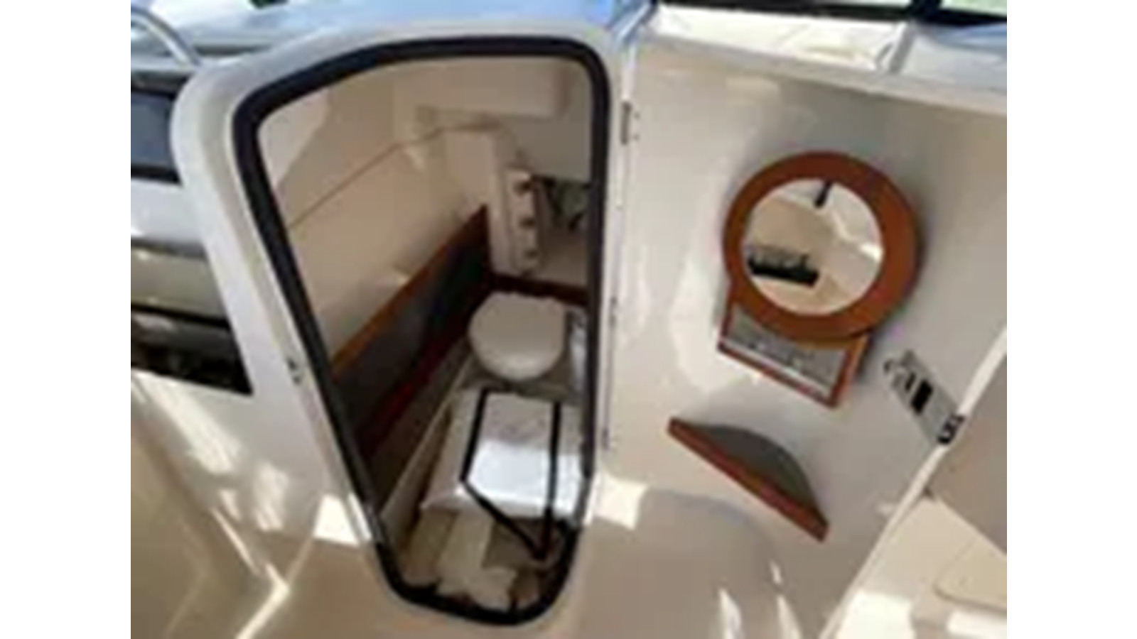 https://arconyachts.ams3.digitaloceanspaces.com/188876/conversions/large_4330627-optimize.jpg