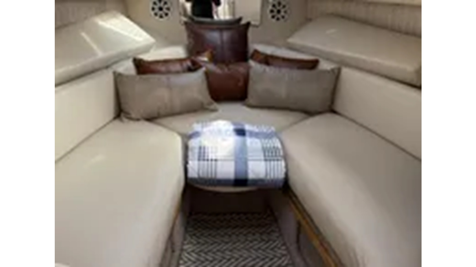 https://arconyachts.ams3.digitaloceanspaces.com/188962/conversions/large_4575176-optimize.jpg