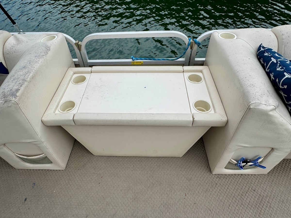 https://arconyachts.ams3.digitaloceanspaces.com/189013/conversions/large_4655274-optimize.jpg