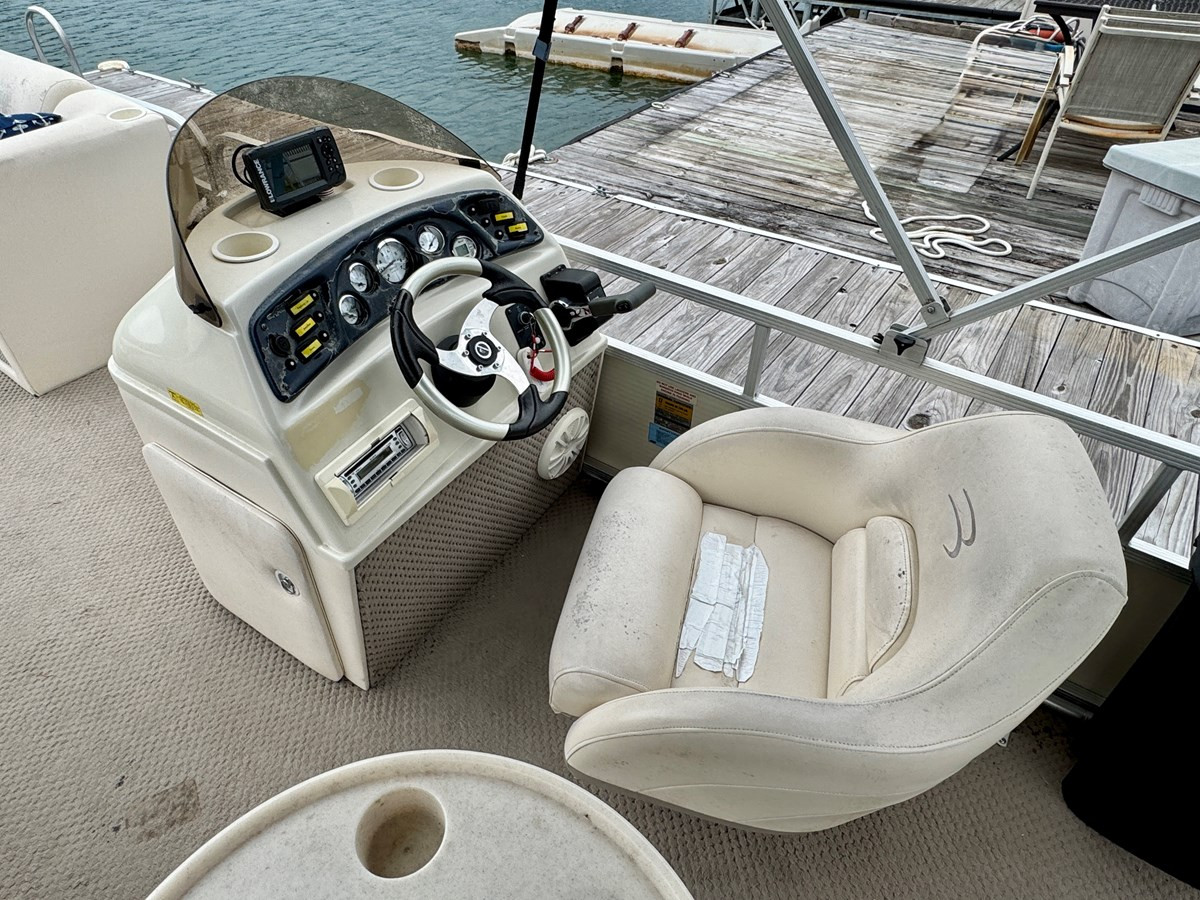 https://arconyachts.ams3.digitaloceanspaces.com/189019/conversions/large_4655276-optimize.jpg