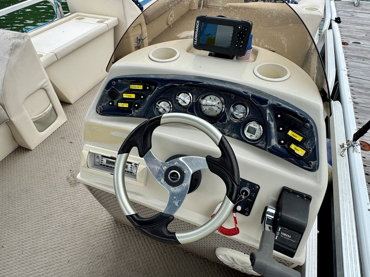 https://arconyachts.ams3.digitaloceanspaces.com/189037/conversions/large_4655282-optimize.jpg