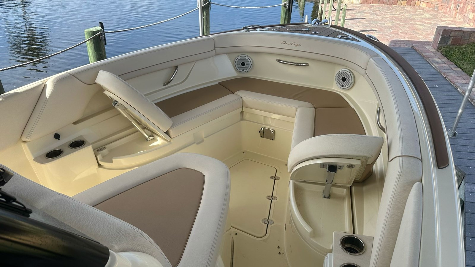 https://arconyachts.ams3.digitaloceanspaces.com/189366/conversions/large_4567941-optimize.jpg