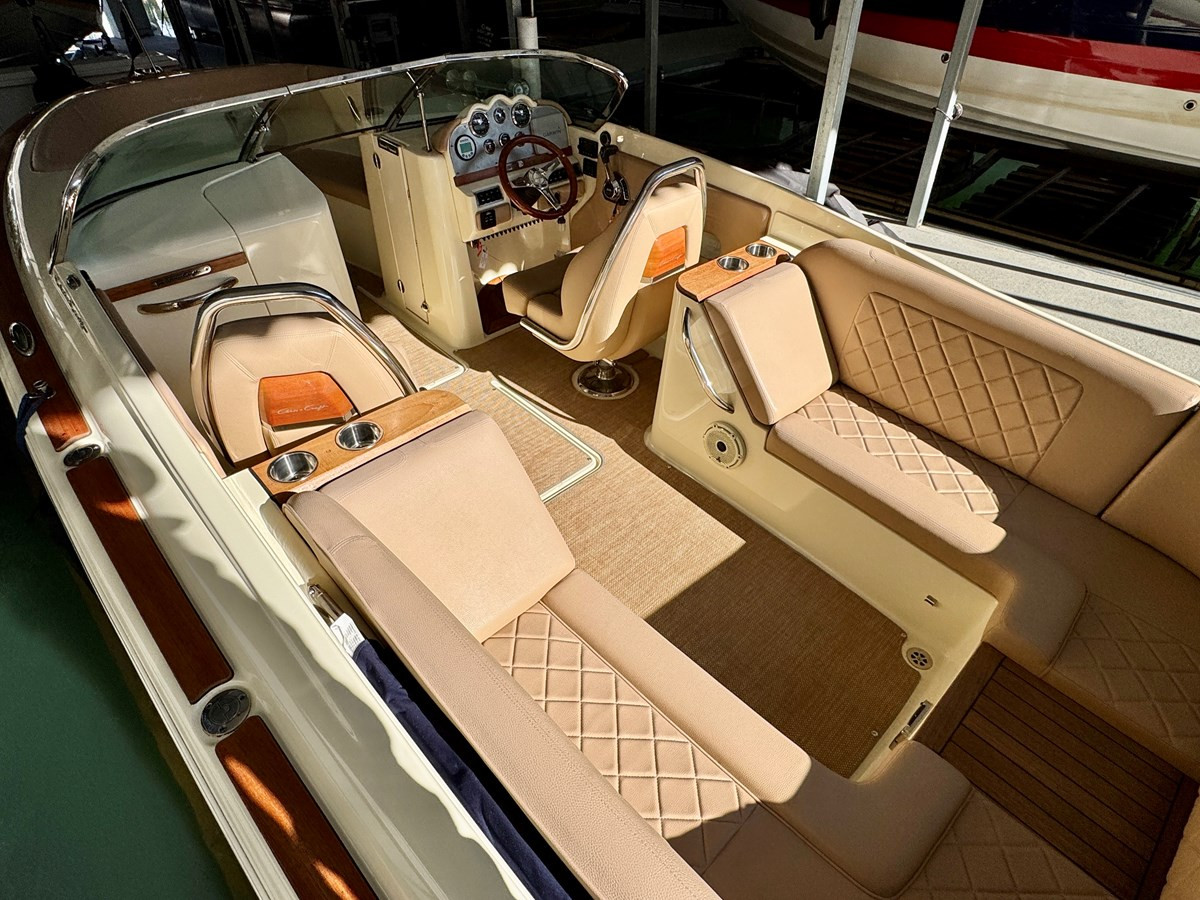 https://arconyachts.ams3.digitaloceanspaces.com/189439/conversions/large_4541517-optimize.jpg