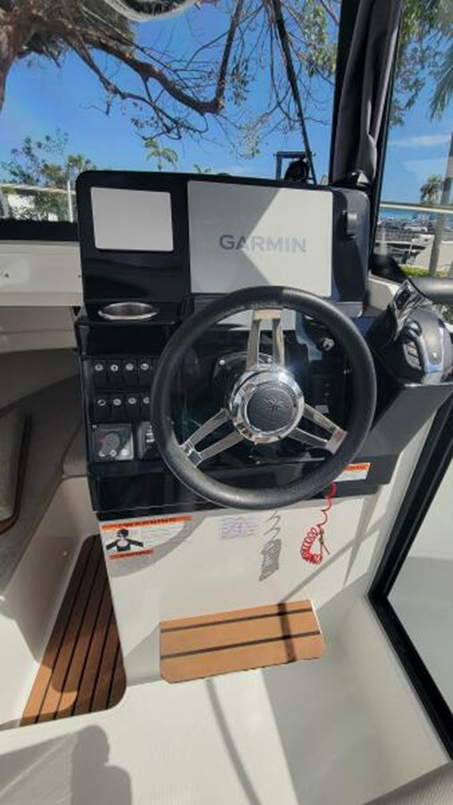 https://arconyachts.ams3.digitaloceanspaces.com/189472/conversions/large_4635360-optimize.jpg