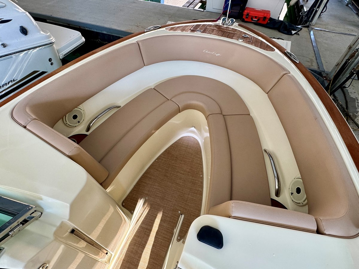https://arconyachts.ams3.digitaloceanspaces.com/189509/conversions/large_4541542-optimize.jpg