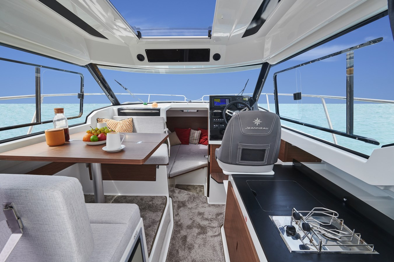 https://arconyachts.ams3.digitaloceanspaces.com/189517/conversions/large_4640573-optimize.jpg