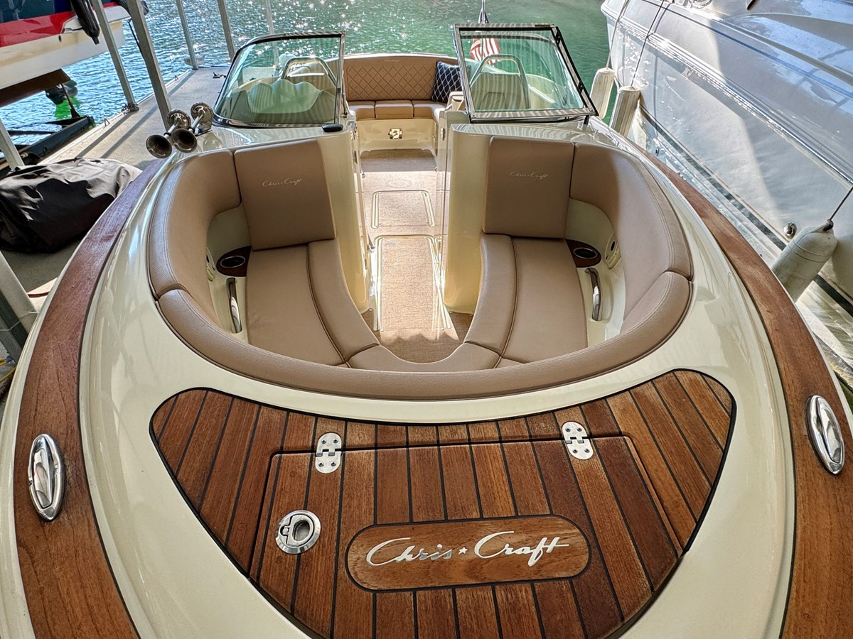 https://arconyachts.ams3.digitaloceanspaces.com/189537/conversions/large_4541552-optimize.jpg
