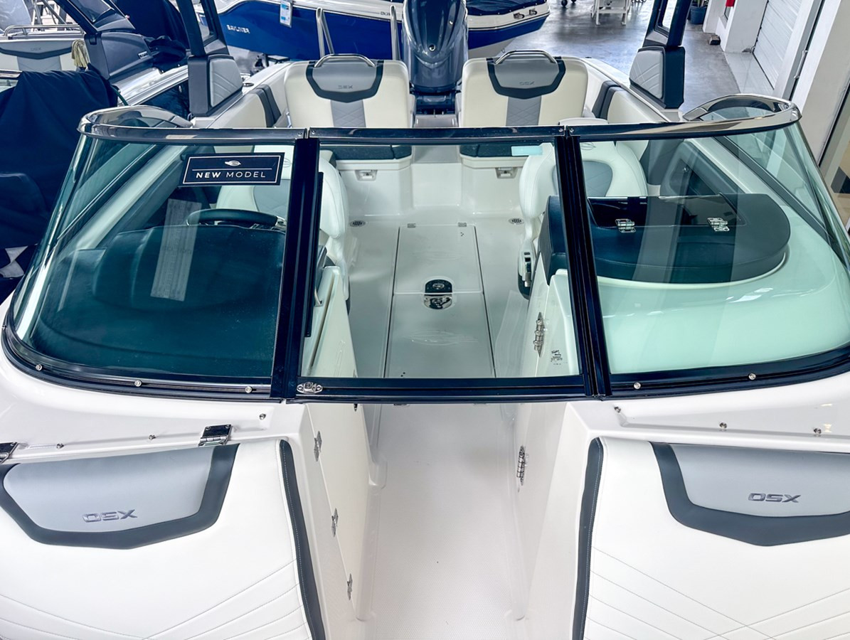 https://arconyachts.ams3.digitaloceanspaces.com/189641/conversions/large_4647786-optimize.jpg