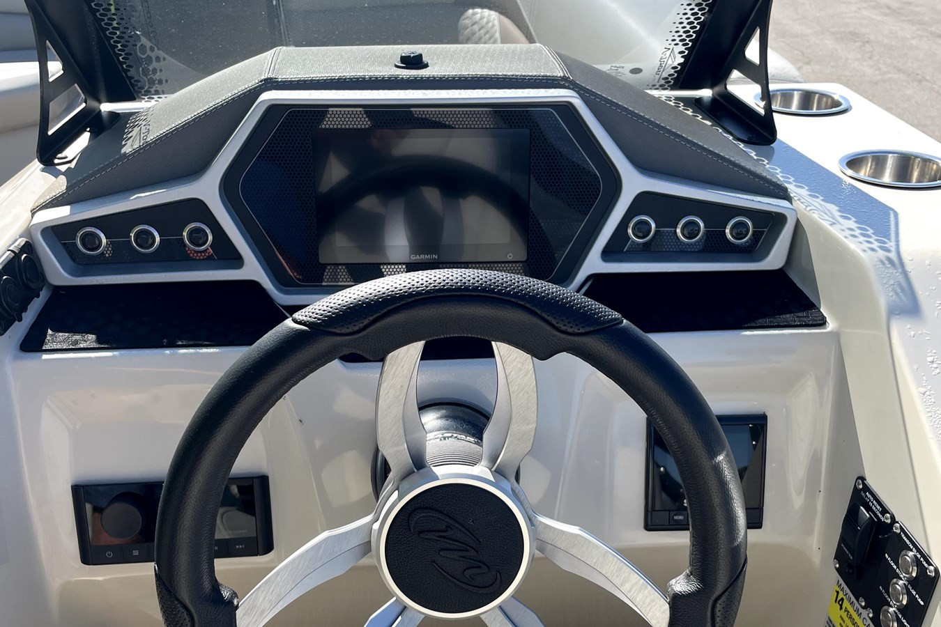 https://arconyachts.ams3.digitaloceanspaces.com/189696/conversions/large_4106216-optimize.jpg