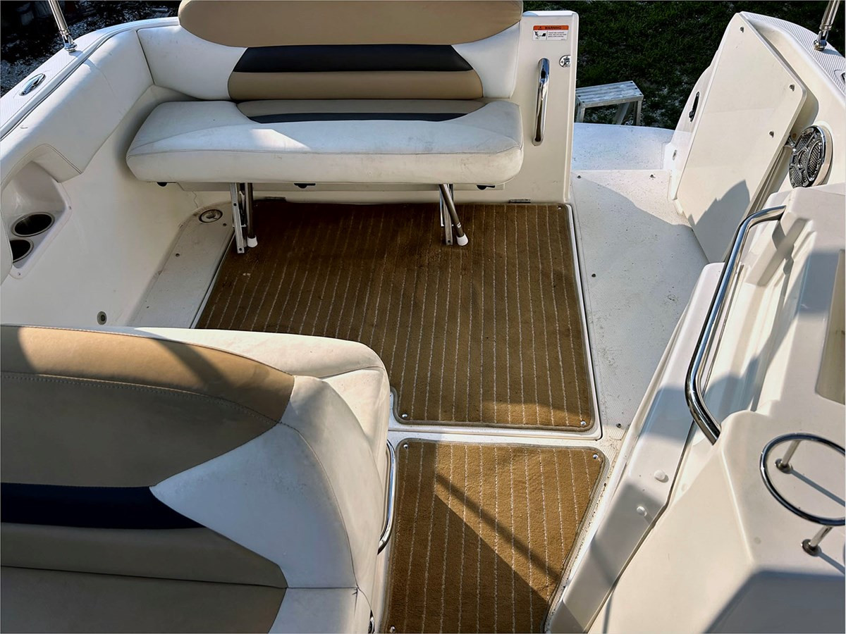 https://arconyachts.ams3.digitaloceanspaces.com/189860/conversions/large_4732751-optimize.jpg