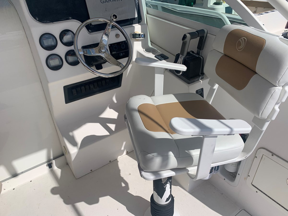 https://arconyachts.ams3.digitaloceanspaces.com/189940/conversions/large_3807508-optimize.jpg