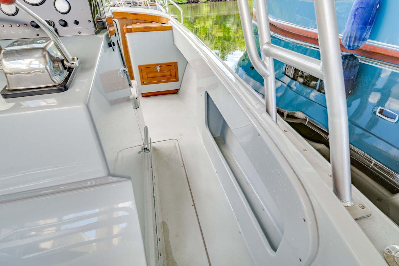 https://arconyachts.ams3.digitaloceanspaces.com/189986/conversions/large_3875593-optimize.jpg