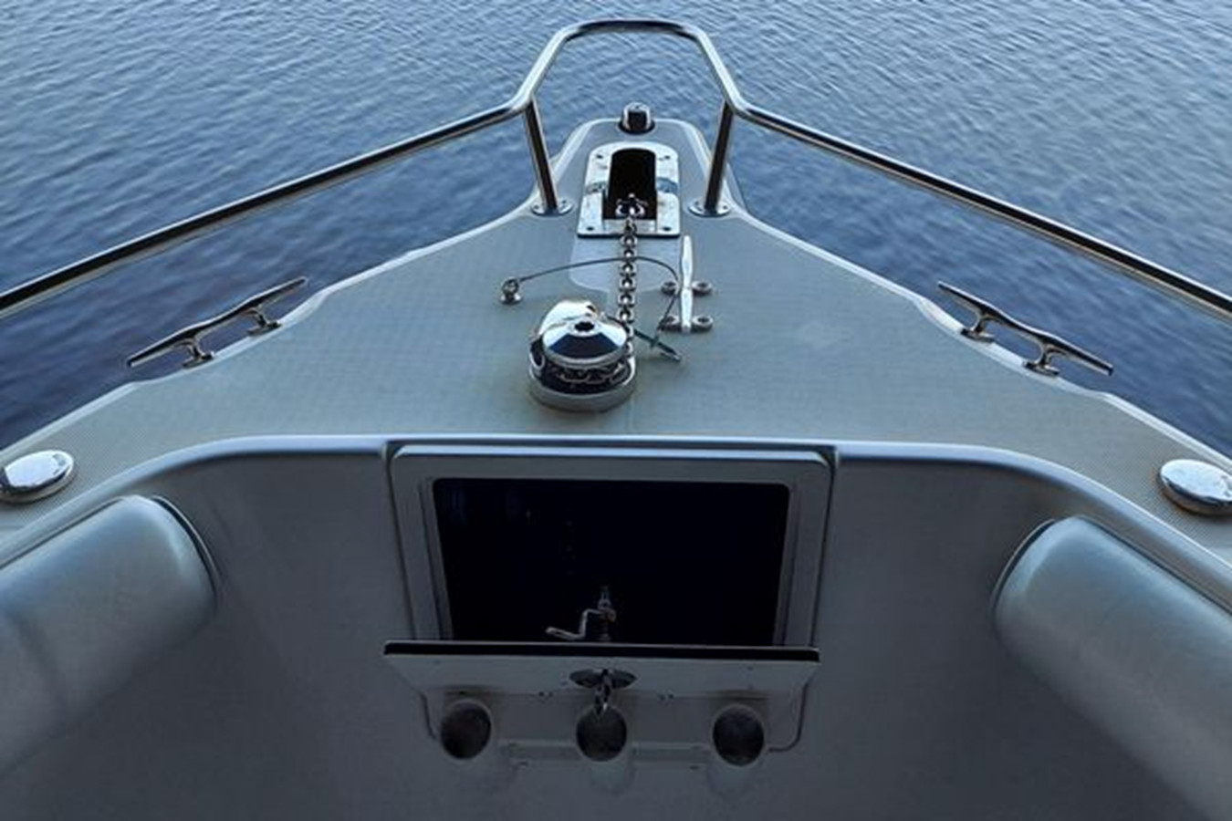 https://arconyachts.ams3.digitaloceanspaces.com/189996/conversions/large_3974588-optimize.jpg