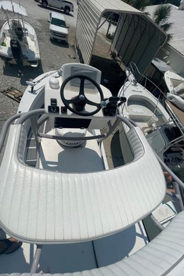 https://arconyachts.ams3.digitaloceanspaces.com/190011/conversions/large_3995316-optimize.jpg
