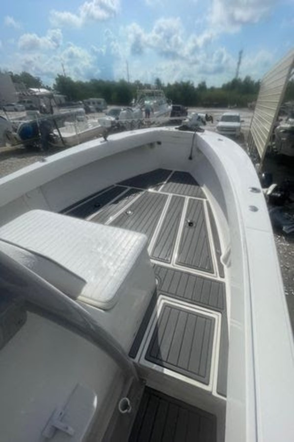https://arconyachts.ams3.digitaloceanspaces.com/190021/conversions/large_3995320-optimize.jpg